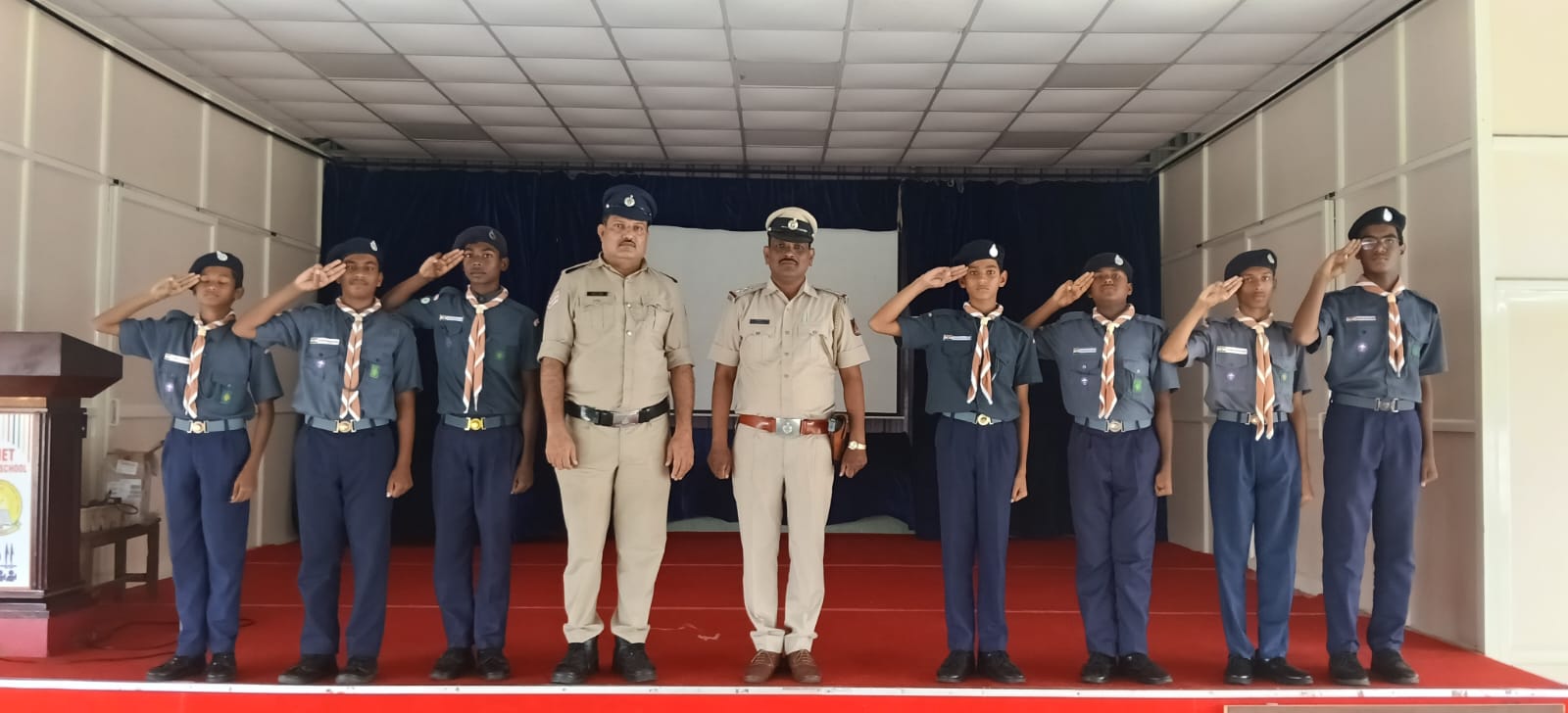 Orientation by police department against usage of drugs 6