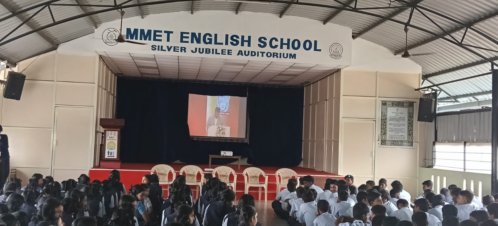 Orientation by police department against usage of drugs 7